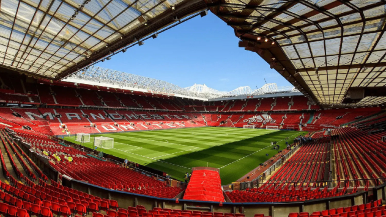 Ultimate Smartphone Apps for Live Premier League Streaming